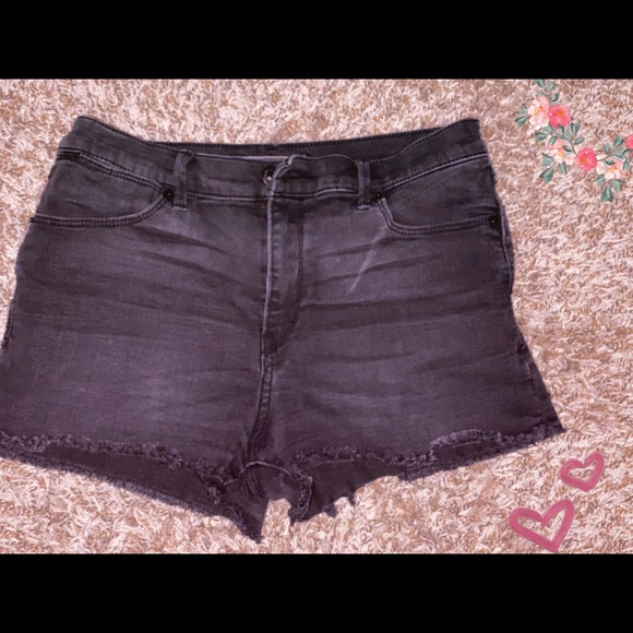 It’s used - Picture 2 of 4